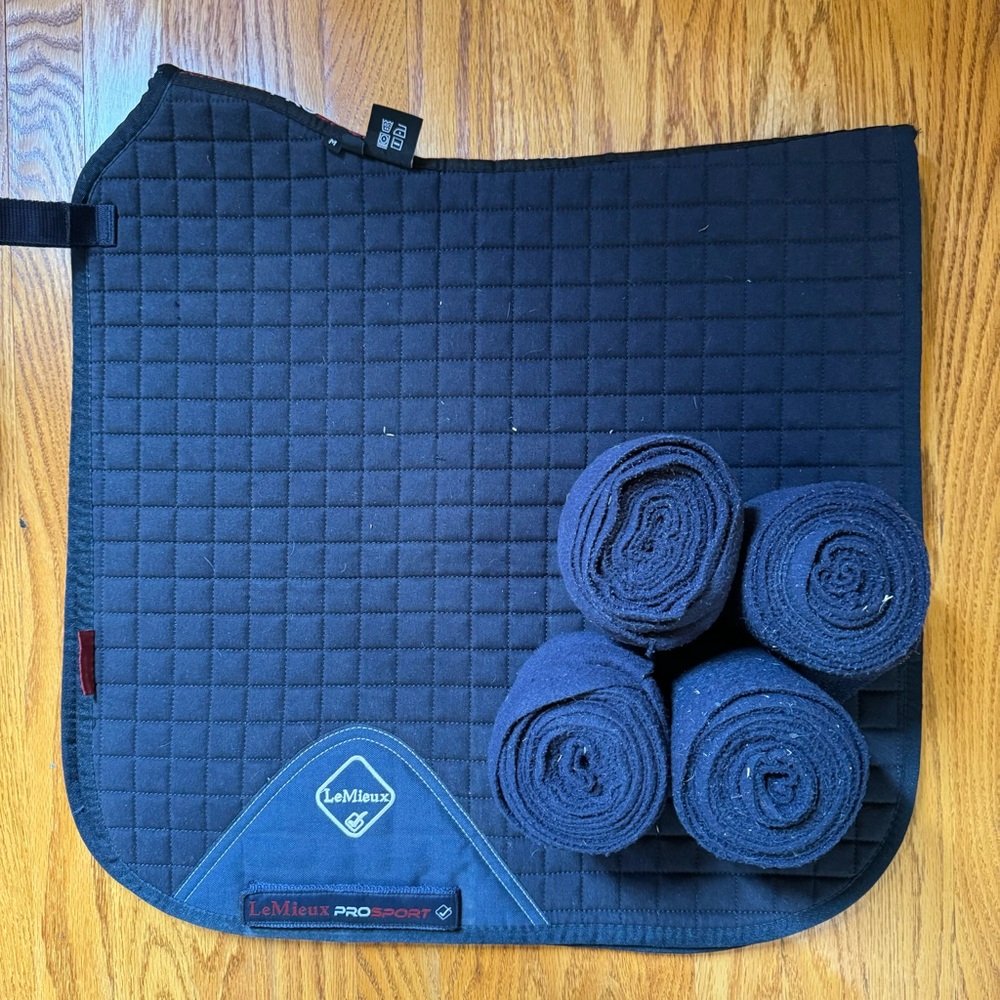 NWOT Le Mieux Navy Blue Dressage Pad - Medium (cob sized)